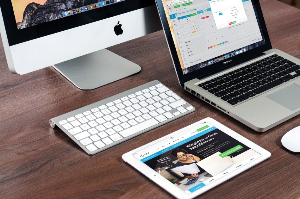 Poste de travail pour piloter le reporting SEO et SEA avec mySEM